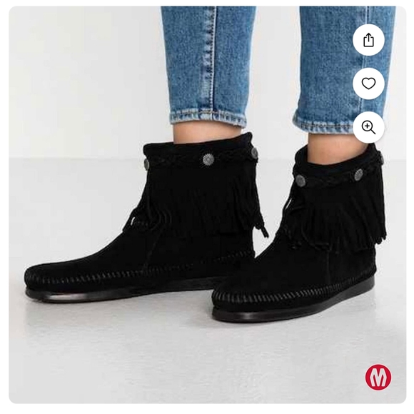 Minnetonka Moccasin Hi Top Back Zip Boot - Picture 2 of 13